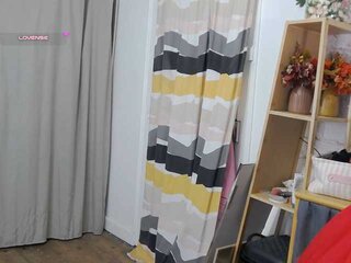 JuliaFrancaise's Live Cam